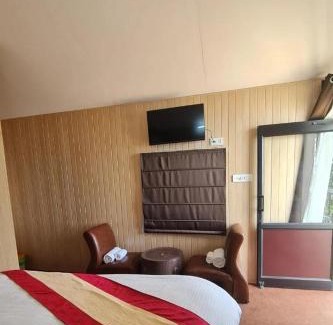 Kanatal Hotel | Navira Hills Kanatal