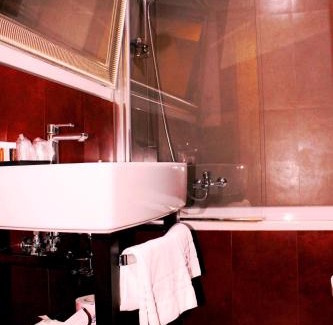 Rione V Ponte Hotel | Navona Colors Hotel