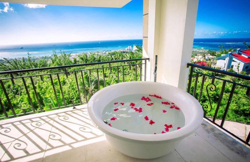Capital Hill Villa | Navy Hill Resort