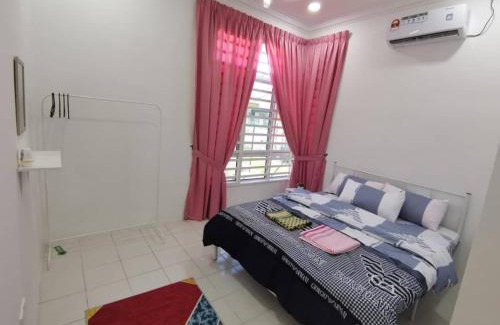 Kampong Raja House | Nawra Homestay Besut - Free Wifi