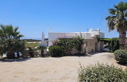 Naxos Villa | Naxos Waterfront Villa with A/C, pool and panorama view.