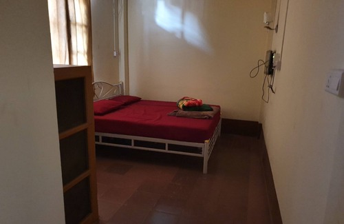 Insein Hotel | Nay La Guest House