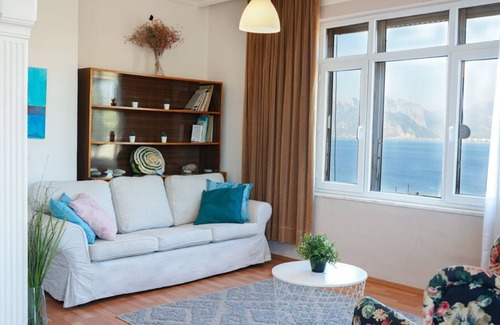 Kaleici Apartment | Nazende Beautiful Sea View Flat in Lovely Old Town