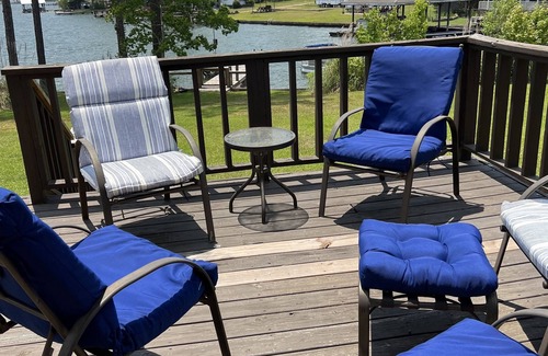 Dadeville Cabin | nCenterport GetAway, Family size cabin. Near restaurants, golf and AU football