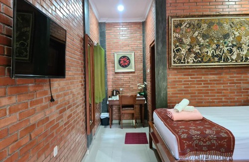 Yogyakarta House | Ndalem Suryo Saptono Guest House