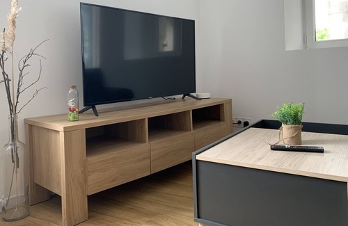 Cognac Apartment | N°3 Appart' tout confort, near the train station, COGNAC