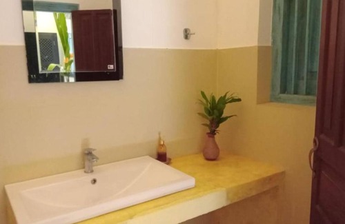 Dickwella Bed & Breakfast | nDeluxe Double Room 2 Adults + 1 Child + Breakfast