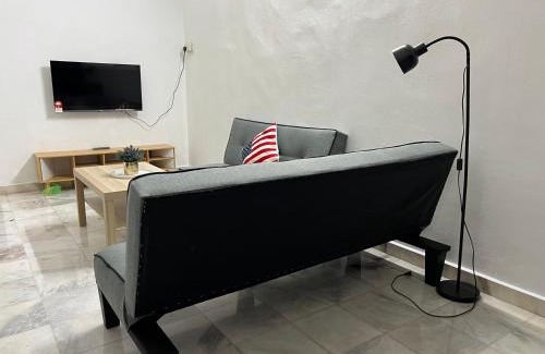Hutan Melintang Apartment | Near 7ELEVE KFC 10pax 3BR Hutan Melintang by willz