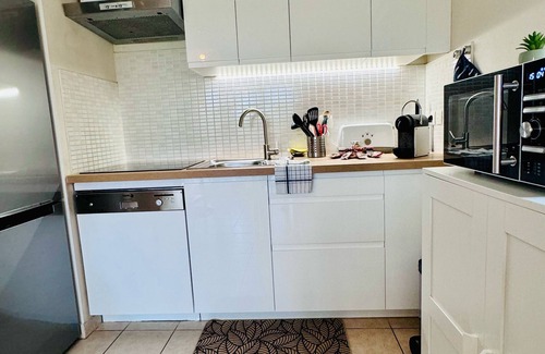 Mandelieu-La-Napoule Apartment | Near a small lake superb 3P apartment with terrace Golf view Swimming pool tennis court