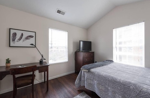 Fairborn Apartment | Near Airforce Base, Quiet & Cozy Getaway Washer & Dryer Included