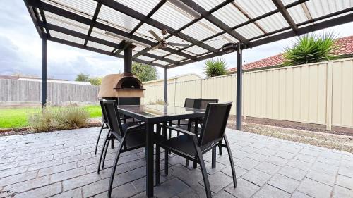 Hillside House | Near Airport and Easy to Melbourne CBD by GoodLive