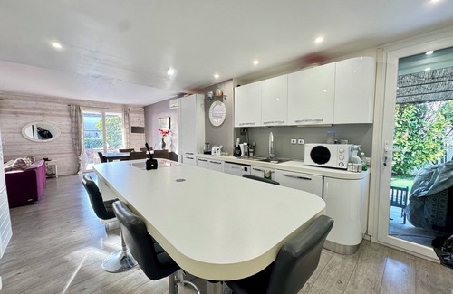 Biot Villa | Near Antibes and sea, Private condominium Villa 3 bedrooms, swimming pool