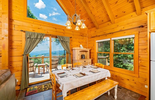 Old Fort Cabin | Near Asheville w/Awesome Mountain View!