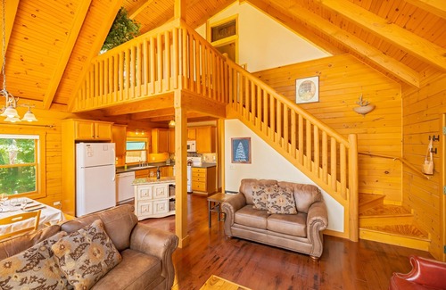 Old Fort Cabin | Near Asheville w/Awesome Mountain View!
