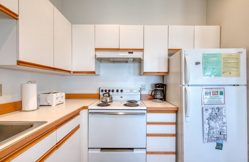 Bandon Condo | Near Beach condo w/amazing ocean view - dogs OK