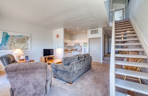 Bandon Condo | Near Beach condo w/amazing ocean view - dogs OK