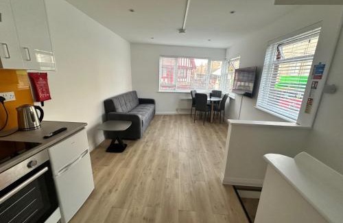 Weymouth House | Near Beach - Sleeps 3 - Central - Sea View