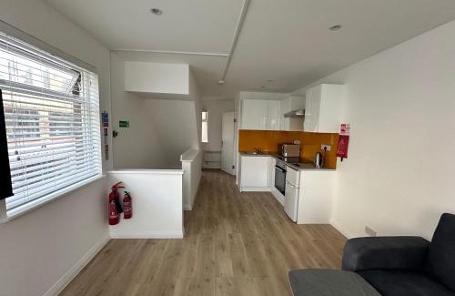 Weymouth House | Near Beach - Sleeps 3 - Central - Sea View