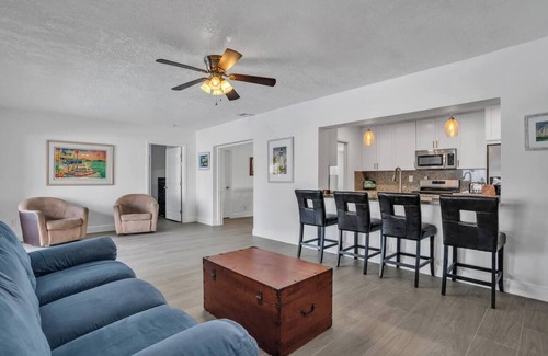 Garden Isles House | Near beach, spacious 4bd, pool/waterfront/paddle boards.