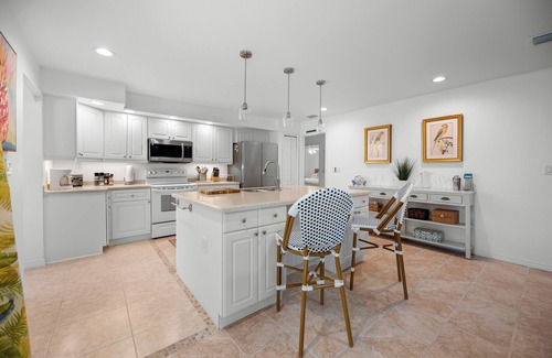 Oakland Hills Cottage | Near beaches! 2100 square foot heated pool home on the Golf Course!
