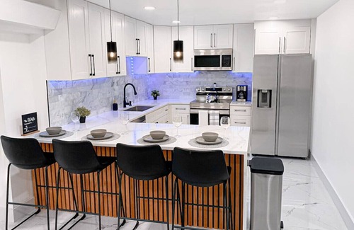 Edgewood House | Near Beaches | 3 BR Luxury Fort Lauderdale Home!