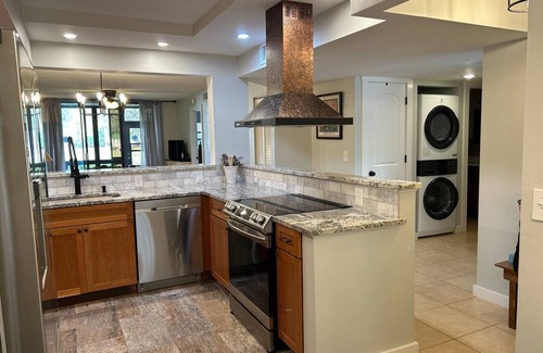 South Bradenton Condo | Near Beaches & Outdoor Activites! Relaxation and Fun! 2 BR/BA/LR & KITCHEN