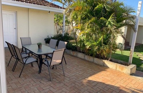 Yokine House | Near Beaufort Str, CBD, Aquatic Centre & Parks
