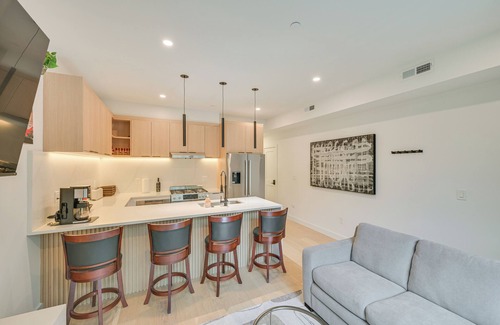 Arefth Condo | Near Biotechs & MIT: Cozy Condo w/Fireplace