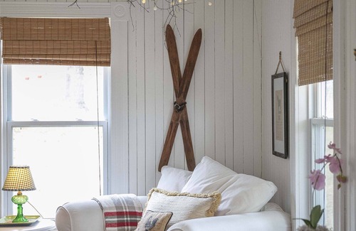 Foster Ski Chalet | Near Brome Lake - The charm of a century-old house - Pine Grove
