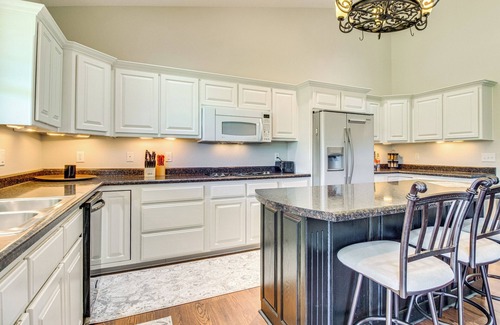 Mountain Home House | Near Bull Shoals Lake: Spacious Golfer's Getaway!
