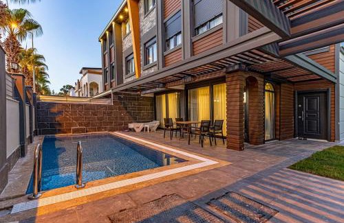 Kadriye Villa | NEAR BY THE LAND OF LEGENDs , PRİVATE POOL WİTH JAKUZZİ VİLLA EUPHORİA