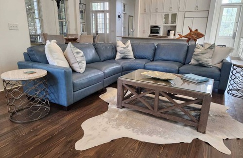 Watercolor House | Near Camp Watercolor "Crossvine" 4 BR | sleeps 10 | 3 Kings | Golf Cart