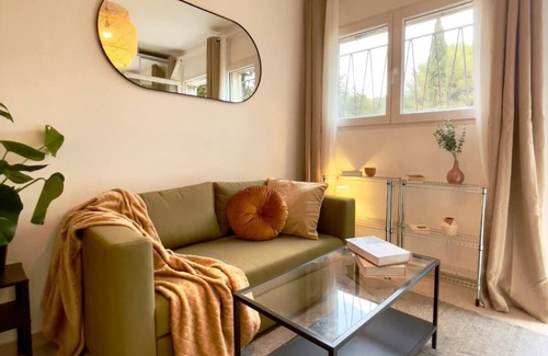 Carnoux-en-Provence Apartment | Near Cassis - Charming new studio apartment
