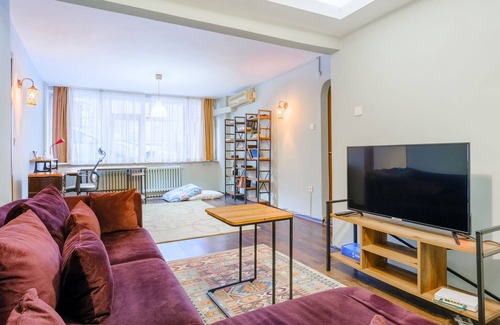 Besiktas Apartment | Near Ciragan Palace: 2-Min Walk