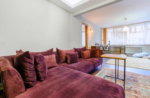 Besiktas Apartment | Near Ciragan Palace: 2-Min Walk