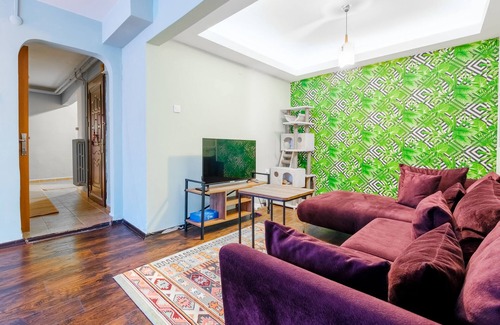 Besiktas Apartment | Near Ciragan Palace: 2-Min Walk