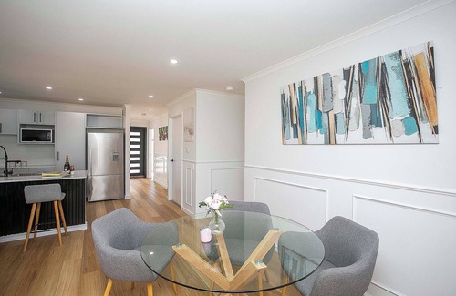 Clarkson House | Near Coast - luxury Retreat (1 bdrm - 2bth)
