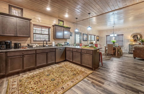 Pigeon Forge Cabin | Near Dollywood & attractions, secluded & quiet, w/outdoor fireplace & fire pit!