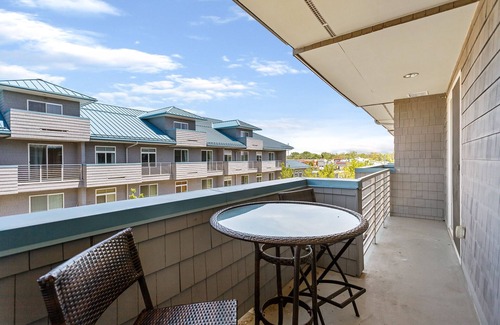 Grand Haven Condo | NEAR DOWNTOWN 2BR BOTH PRIVATE BATH RMS,+LOFT sleeps 6. Private Balconies.