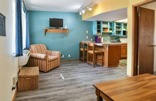 Moab House | Near Downtown Adventure Nest - Rose Tree 4