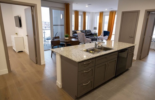 Madison Apartment | Near Downtown | Kid & Pet Friendly | Garage | W/D