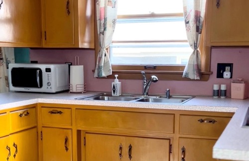 Monona House | Near DT Madison - Half Block from Lake Monona & 1 Block from Lake Loop Bike Path