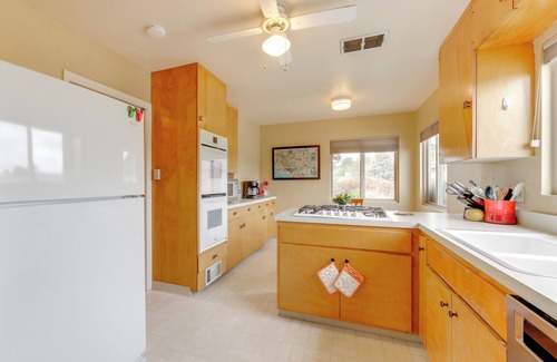 Paso Robles Cottage | Near Eats & Wineries: Paso Robles Home w/Patio!