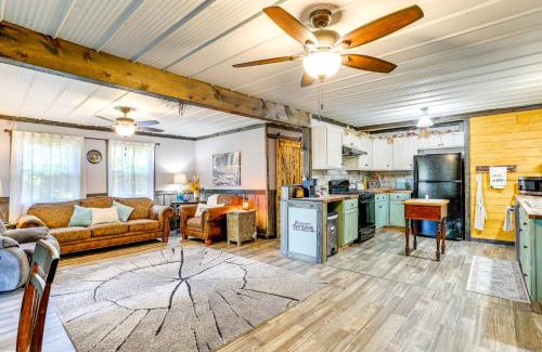 Mammoth Spring House | Near Fishing and Hiking Ozark Getaway!