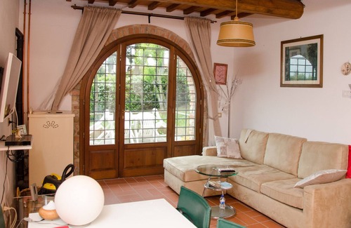Certaldo Cottage | Near Florence, stone house from the 12th century with 100 sqm garden and WIFI