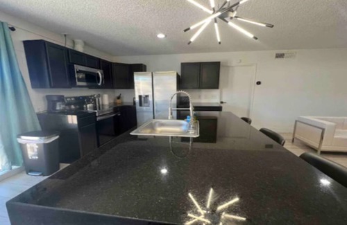 Las Vegas Apartment | Near Fremont Apartment 3beds,Parking,Pet friendly