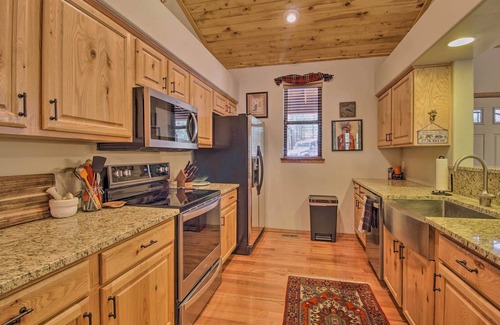 Torreon Cabin | Near Golf & Hikes: Torreon Cabin w/Furnished Deck