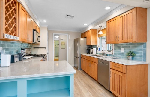 Yarmouth Port House | Near Grays Beach, Boardwalk, dogs ok, A/C, WIFI