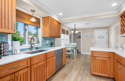Yarmouth Port House | Near Grays Beach, Boardwalk, dogs ok, A/C, WIFI
