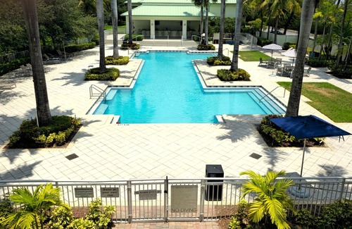 Doral Condo | Near Hardrock Stadium, King Studio with Kitchen